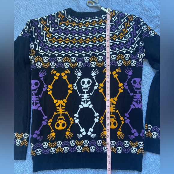 Halloween dancing skeleton sweater - Picture 7 of 10